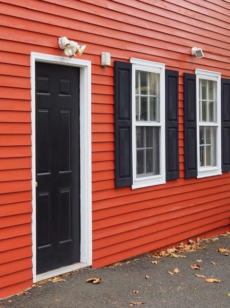 Red Vinyl Siding Installation - Red Vinyl Siding Installation Newburyport, Massachusetts